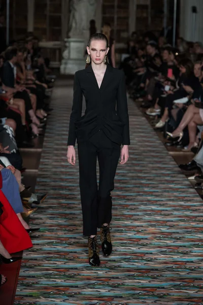Look 37